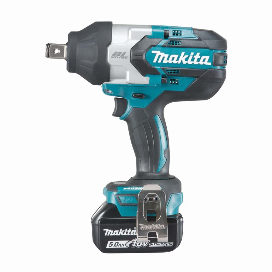 Makita Impact Wrench W/Battery and Charger (18 V)