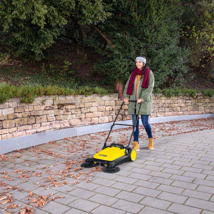 Karcher S 4 Twin Push Sweeper (20 L, 76 x 66.8 x 94 cm)