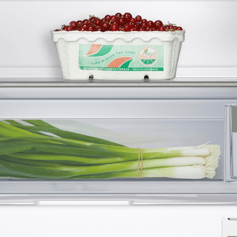 Siemens iQ500 Built-In Refrigerator, KU15LA60M (131 L)