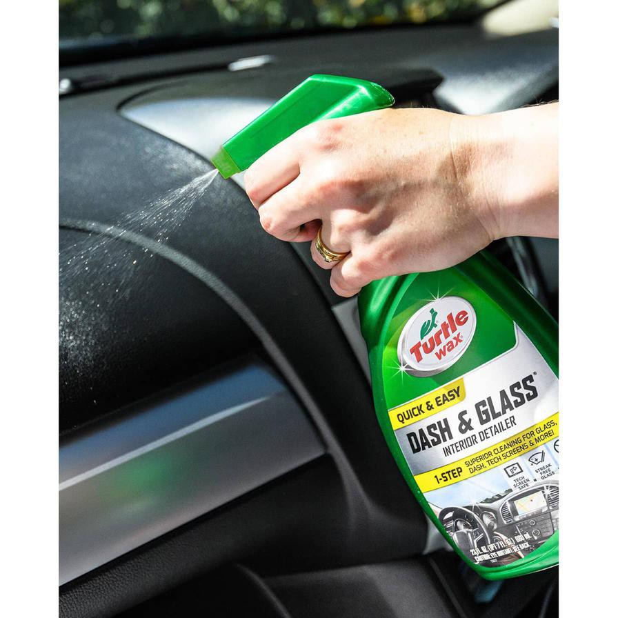 Turtle Wax Dash & Glass Interior Cleaner (680 ml)