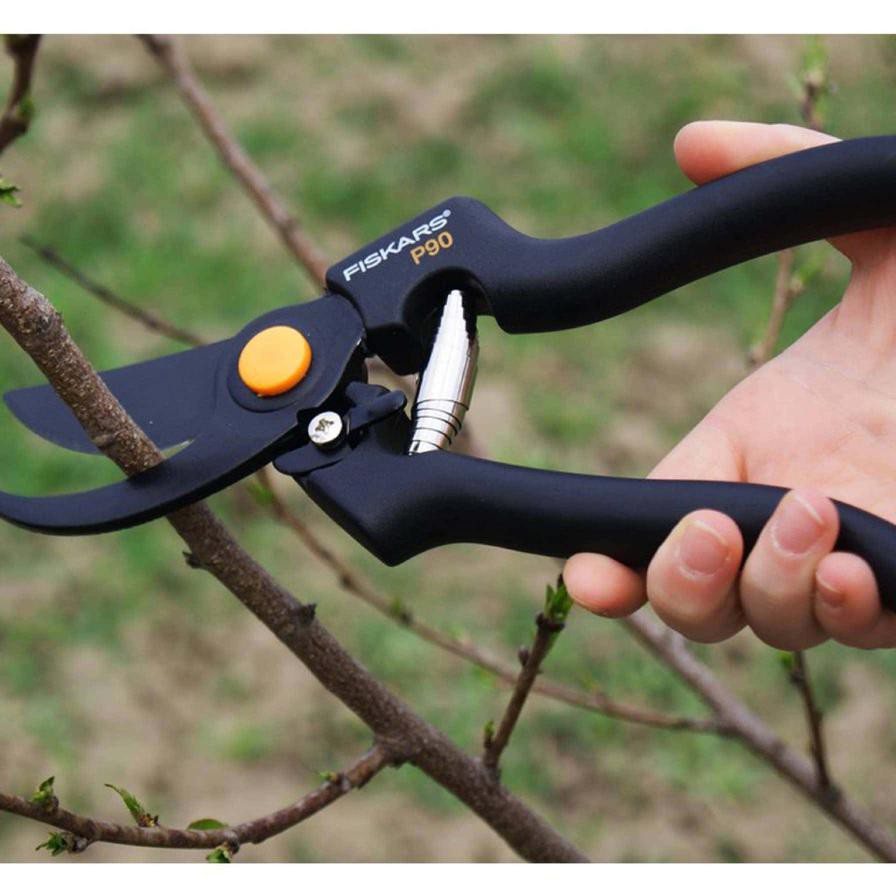 Fiskars 141960210 Garden Pro Pruner (23 cm, Black)