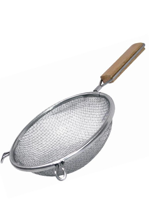 Colanders & Sieves