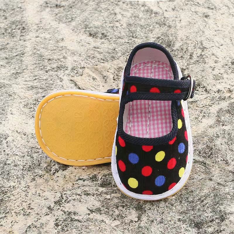 Children's shoes. Actual products are consistent with WhatsAPP Chat