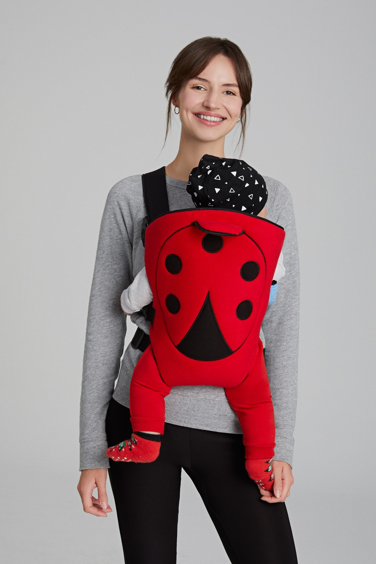 Baby carrier in the shape of a beetle, unisex, kangaroo c-helps maintain the position of the spine