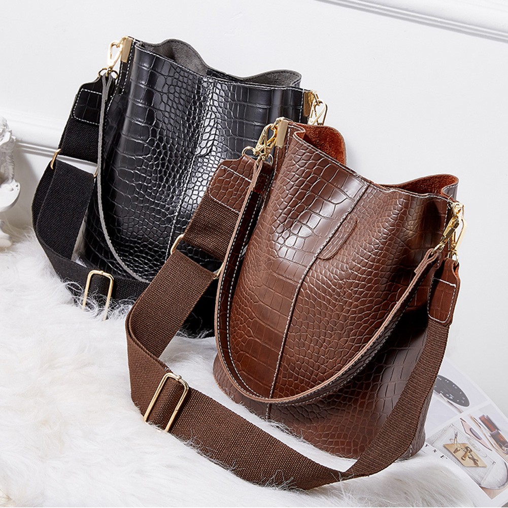 Crocodile Retro Women's Shoulder Bag Large Capacity Shoulder Bag Luxury PU Leather Bucket Bag 2021