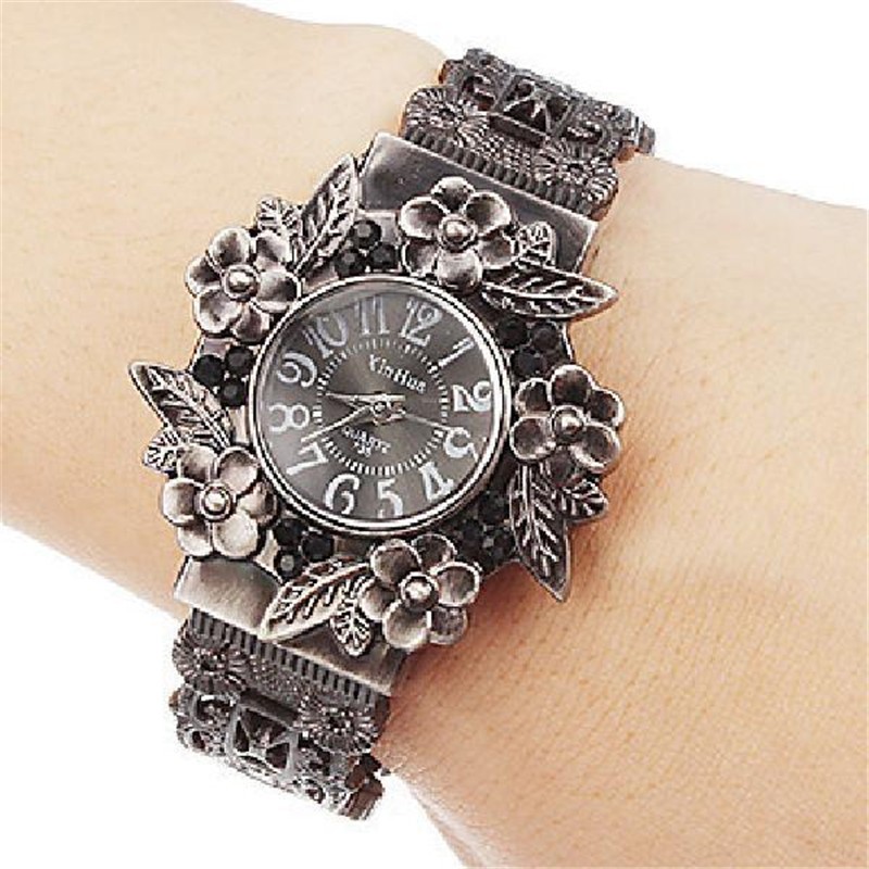 New high-end ladies vintage embossed bracelet watch, creative personality flower quartz watch luxury fashion jewelry wholesale