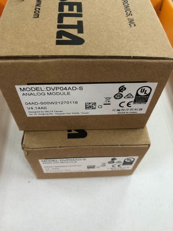1pc New Delta DVP04AD-S DVP04ADS Analog Module In Brand Box