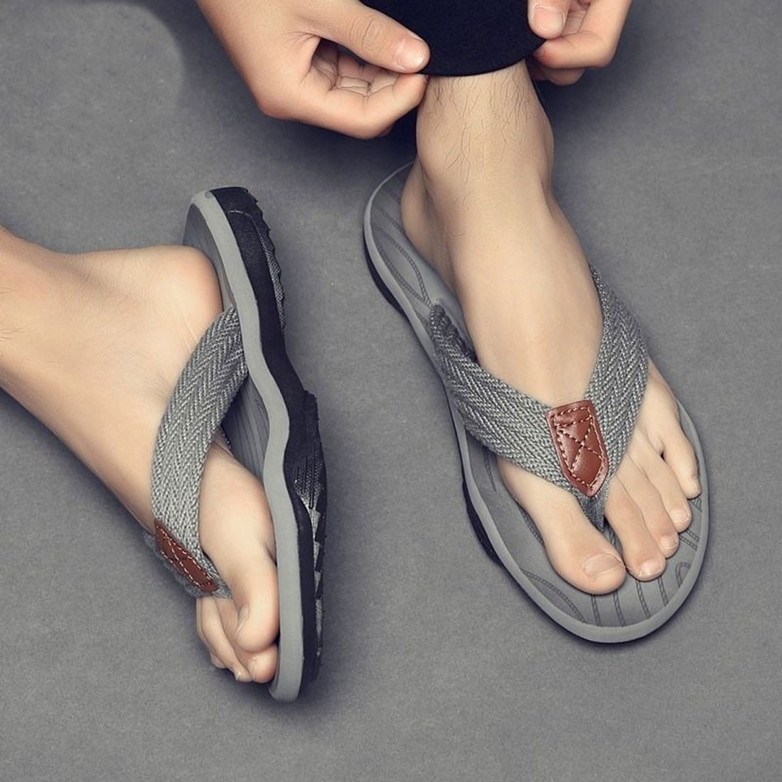 Summer Men Flip Flops Massage Insoles Skid Protective Good Quality Double Sole Soft Comfortable Shoes Large Size Male Shoes Hot Sale