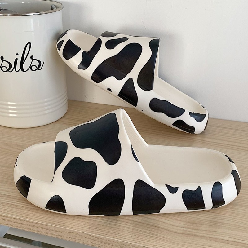 Cute Cow Slippers Female Summer Home Indoor Slippers Slides Non-slip Bath Shoes Beach Sandals Outdoor Comfortable Platform