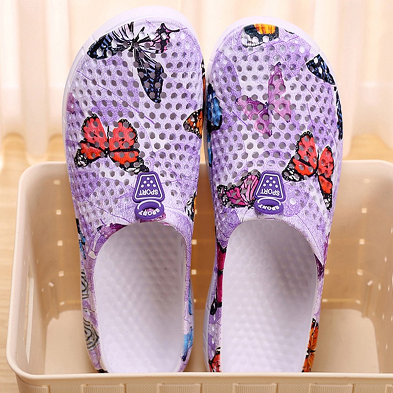 2022 Women's Casual Clogs Breathable Beach Sandals Valentine's Day Slippers Summer Slip-on Women Flip Flops Home Shoes Unisex Shoes