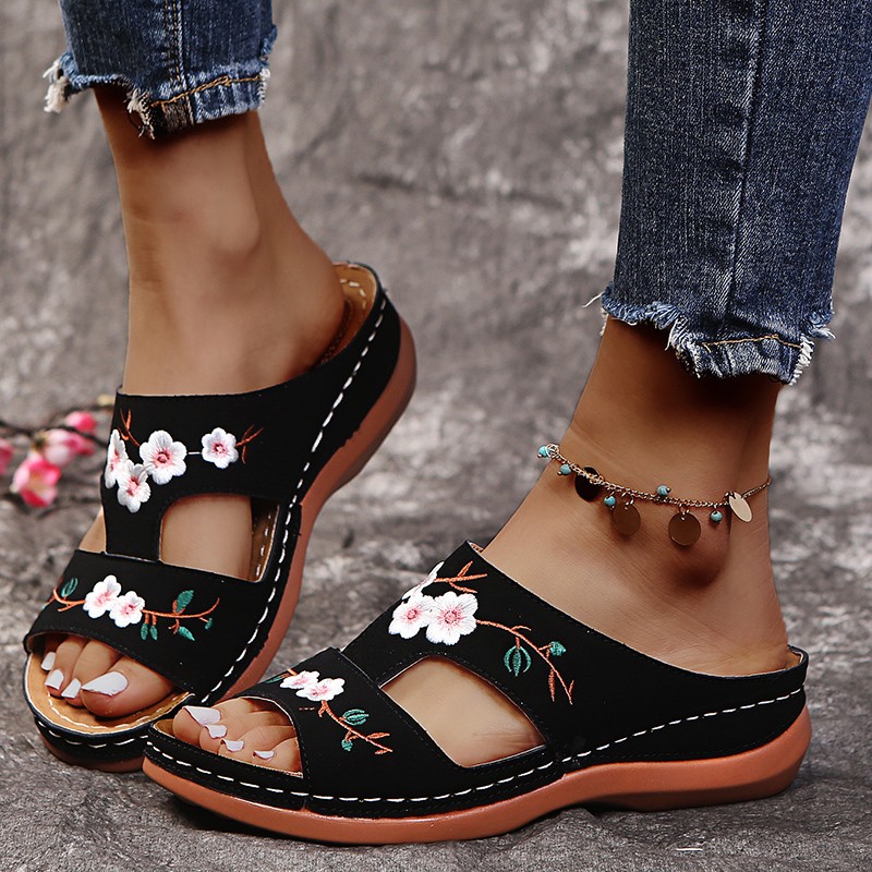 Rimocy Floral Embroidery Women Slippers Soft Bottom Beach Beach Women 2022 Summer Slip On Sandals Plus Size 43 Mujer Flip Flops