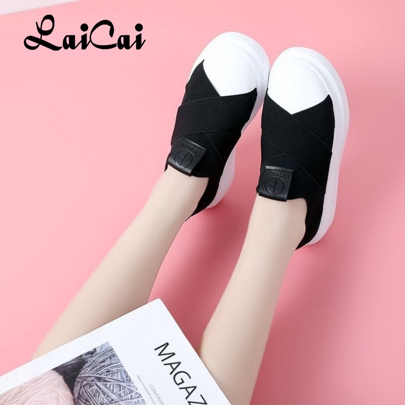 Online celebrity platform lazy casual shoes 2021 autumn new platform low canvas high heel shoes for women