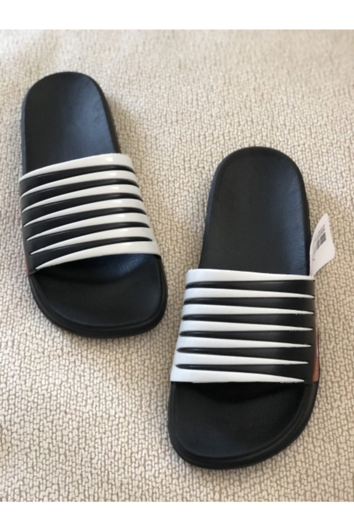 Male Black White Regular Base Luxe Pool Beach Slippers