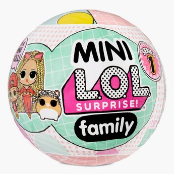 L.O.L. Surprise! OMG Assorted  Mini Family Collection