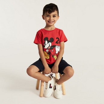 Disney Mickey Mouse Print Round Neck T-shirt with Short Sleeves
