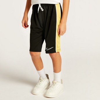 Nike Logo Detail Shorts with Pockets and Drawstring Closure