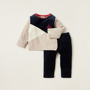 Juniors Colourblock T-shirt and Solid Pyjama Set