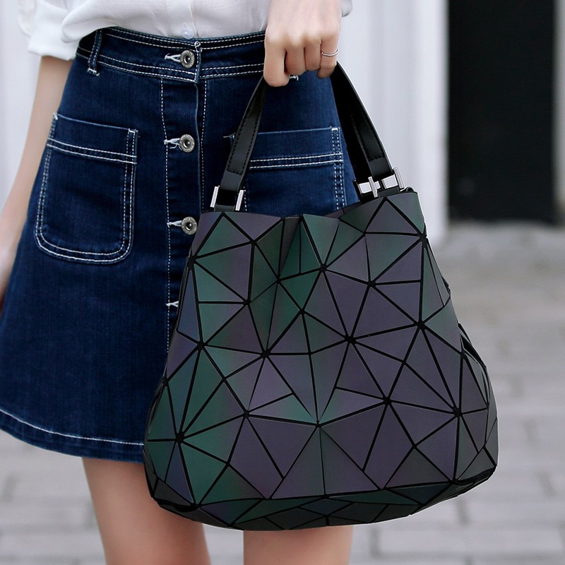 New Luminous Bao Bag Reflective Geometric Bags For Women 2020 Quilted Shoulder Bags Plain Folding Female Bags Bolsa Feminina