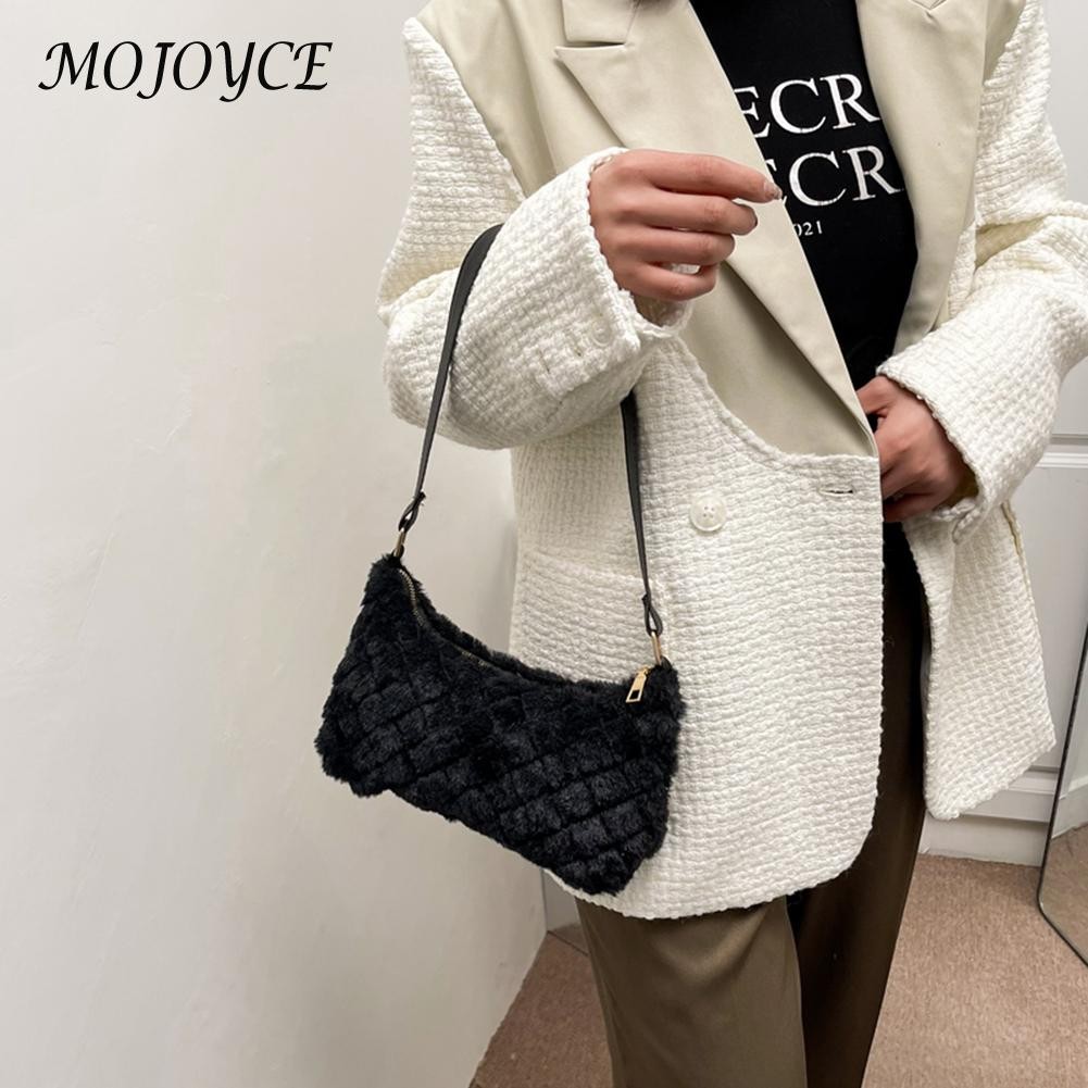 Vintage Shoulder Bag Women Plush Faux Fur Warm Diamond Lattice Underarm Clutch Bag Purse Handbag for Shopping Travel