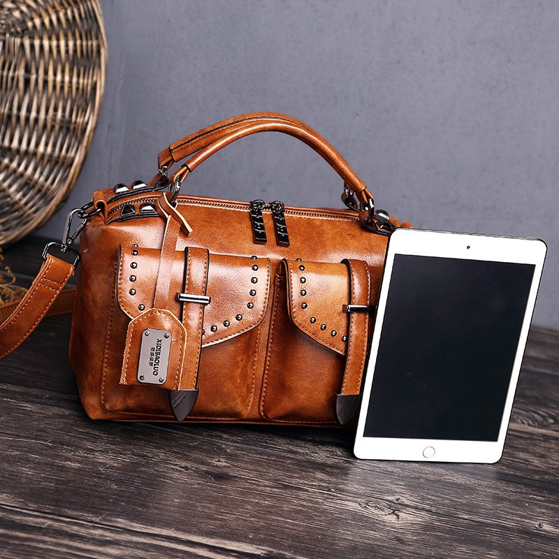 Retro Black Leather Handbag for Women Designer Accessory Vintage Shoulder Bag Fashionable XD09 2020