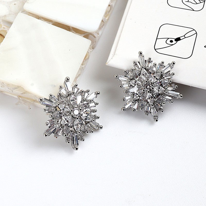 New Nail Art Real Gold Snowflake Zircon Ornaments Exquisite Snowflake Zircon Christmas Style Snowflake Pendant G-3511