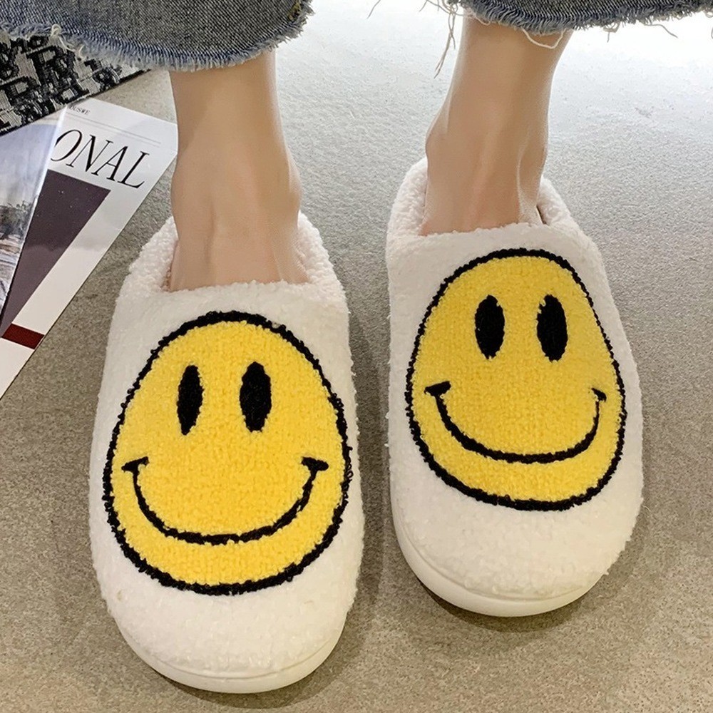 Smiley Face Slippers Winter Women Slippers Fluffy Plush Warm Soft Soled Cotton Shoes Indoor Home Non-slip Bedroom Flat Shoes