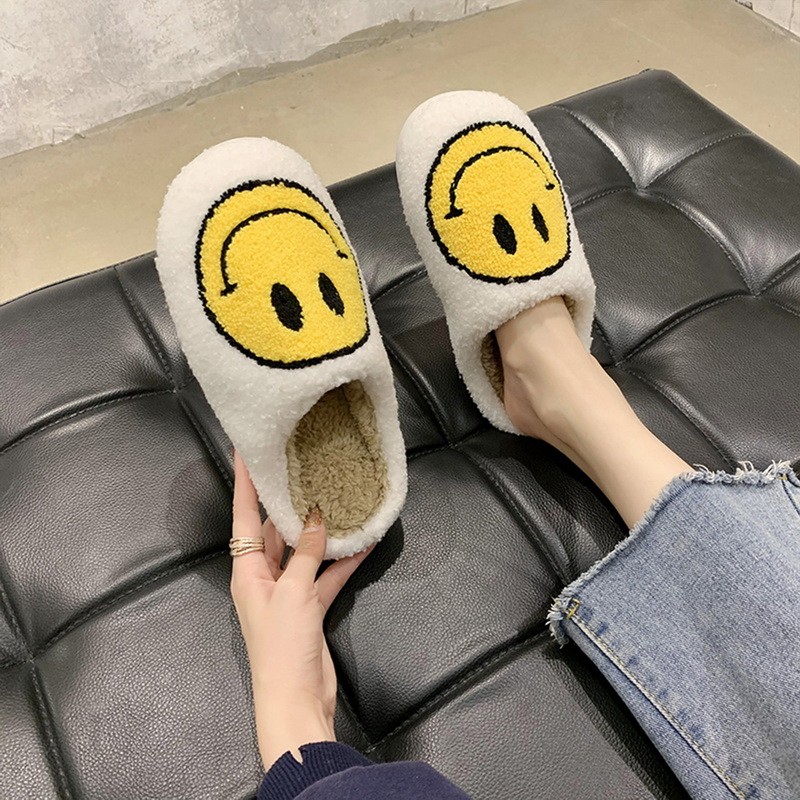 2021 new smiley face slippers women indoor slippers happy face slippers smiley face soft plush comfortable warm fluffy slippers for men