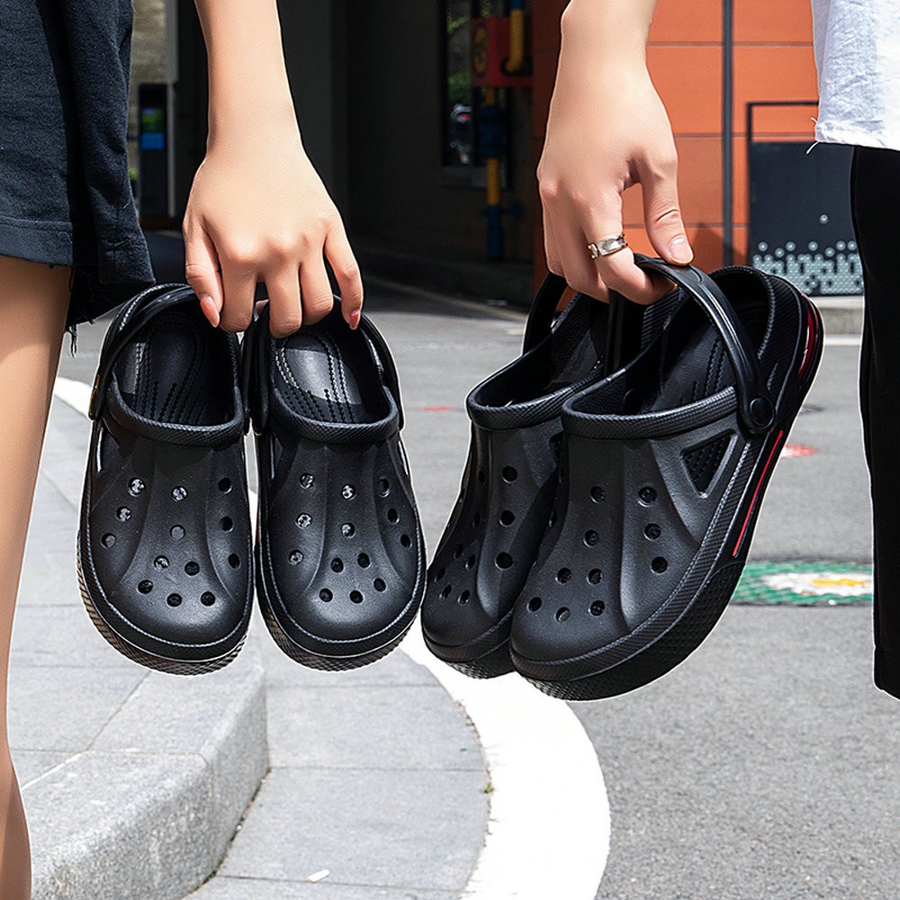 Airavata 2021 New Sandals Hole Shoes Couple Clogs Slippers Summer Men Women Beach Flat Hollow Out Smiling Face Buckle