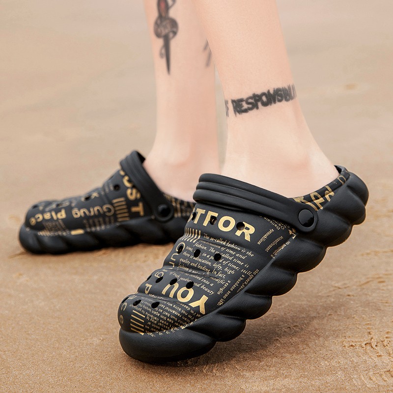 Trendy Men Slippers Outdoor Sneakers Beach Sandals Garden Shoes Comfortable Lightweight EVA Slippers Double Color Clogs