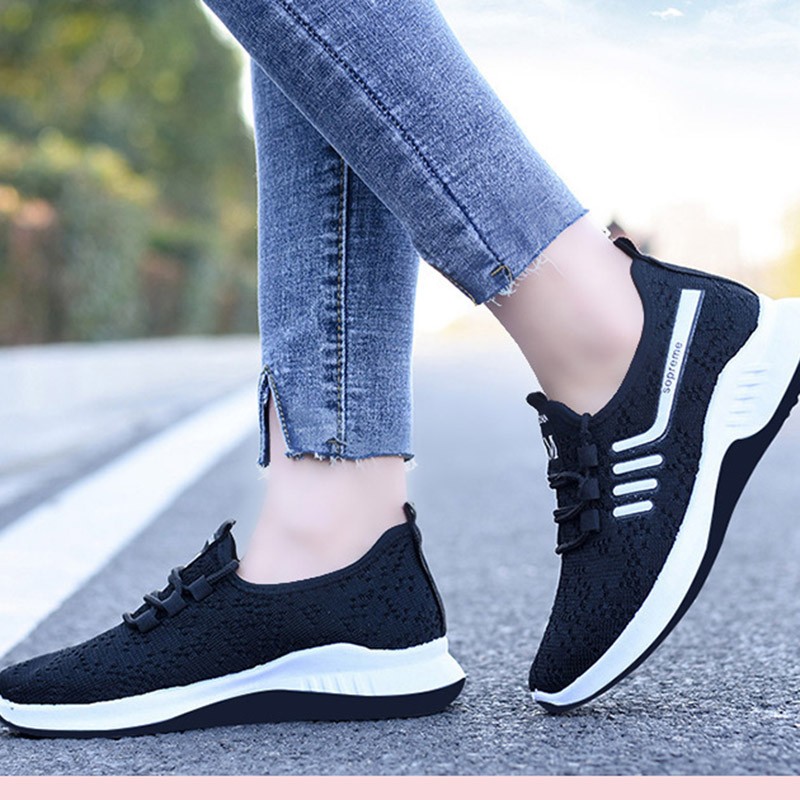 Mesh casual women's sports shoes flying woven lace-up soft sole lightweight breathable running shoes sports shoes