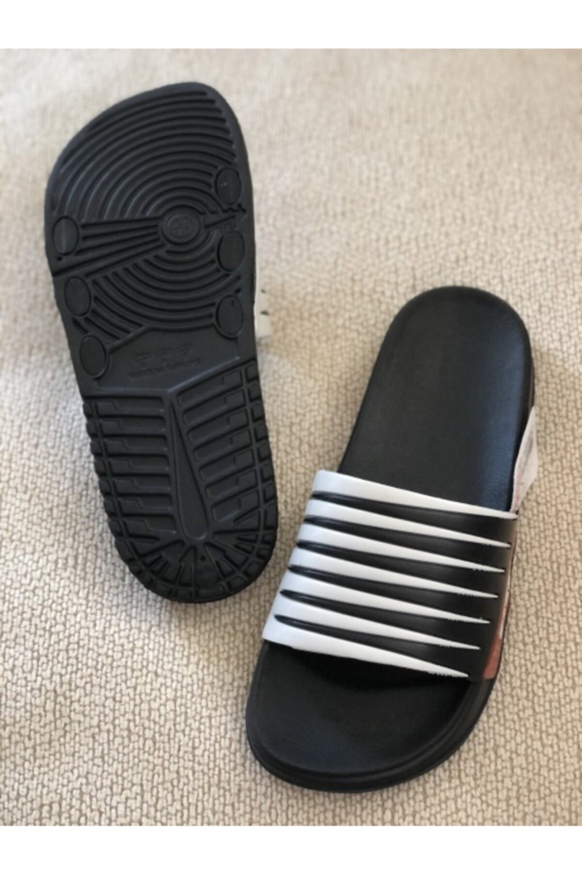 Male Black White Regular Base Luxe Pool Beach Slippers