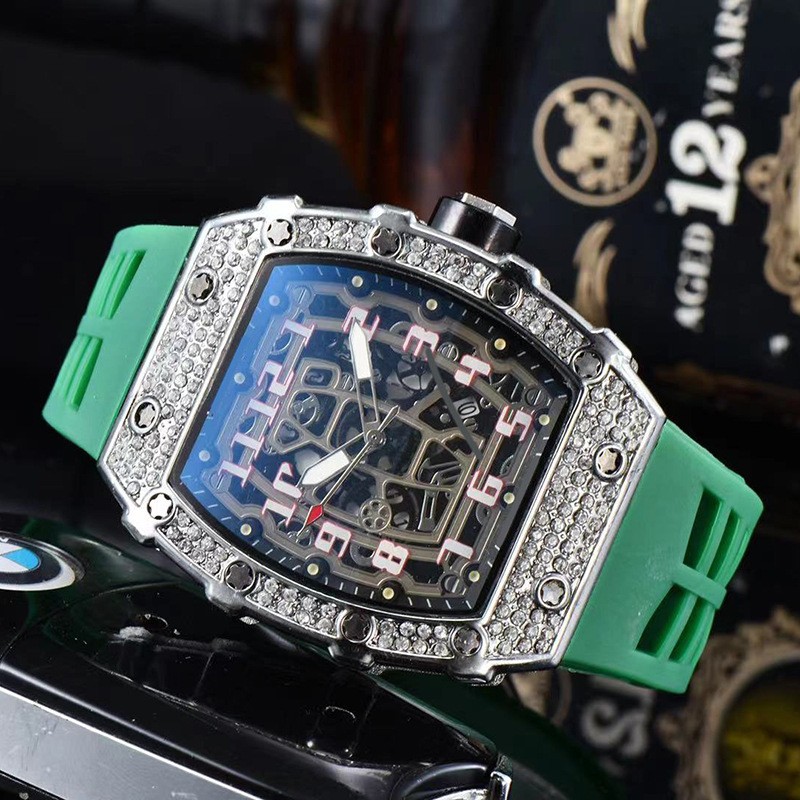 Mens Luxury Top Brand Watch Men Sports Wristwatches Chronograph Quartz Watches Male Tonneau Watch Hombre Relogio Masculino