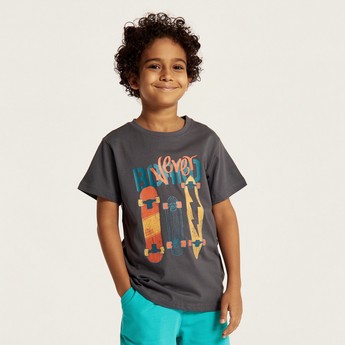 Juniors Graphic Print T-shirt with Short Sleeves