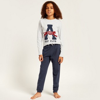 Juniors Graphic Print T-shirt and Solid Pyjamas Set