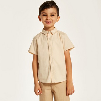 Juniors Textured Shirt with Button Closure and Short Sleeves