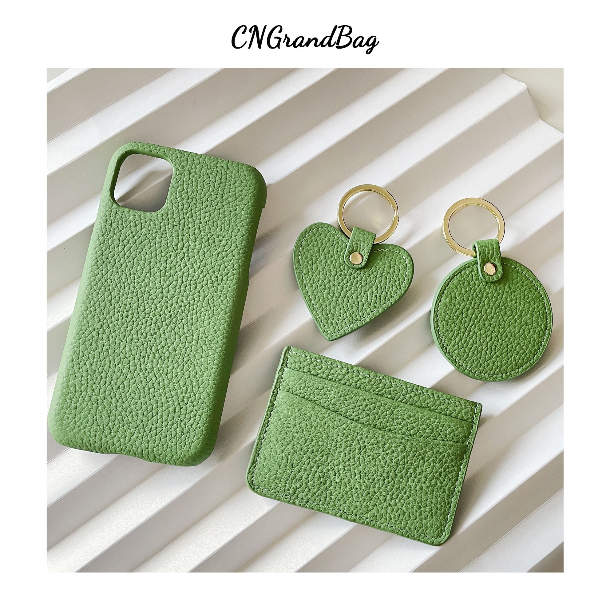 New Custom Gift Set Genuine Pebbled Leather Mobile Phone Case for 12 13 Pro Max Matched Circle/Heart Key Chain Card Holder