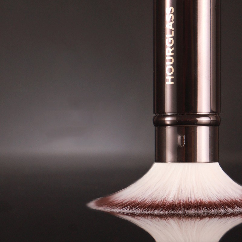 Hourglass Makeup Brushes Retractable Double-ended Dense Powder Face Liquid BB Cream Skin Portable Makeup Brush Tools