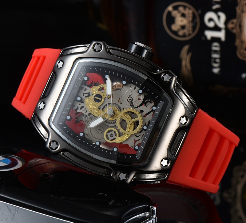 Feature Men Luxury Military Hollow Sports Watch Men Analog Date Quartz Watch Men's Watch