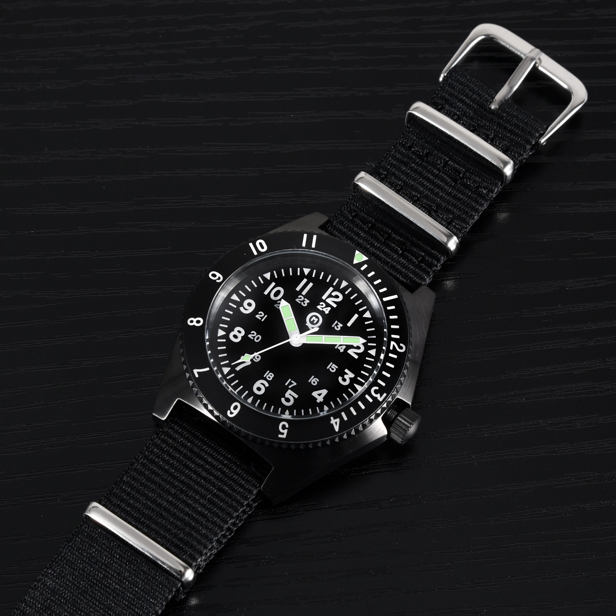 QM "Vietnam" / Platoon US Special Forces UDT Military Men's Outdoor Sports WAT 300M Diver Watch with C3 Luminous SM8019B