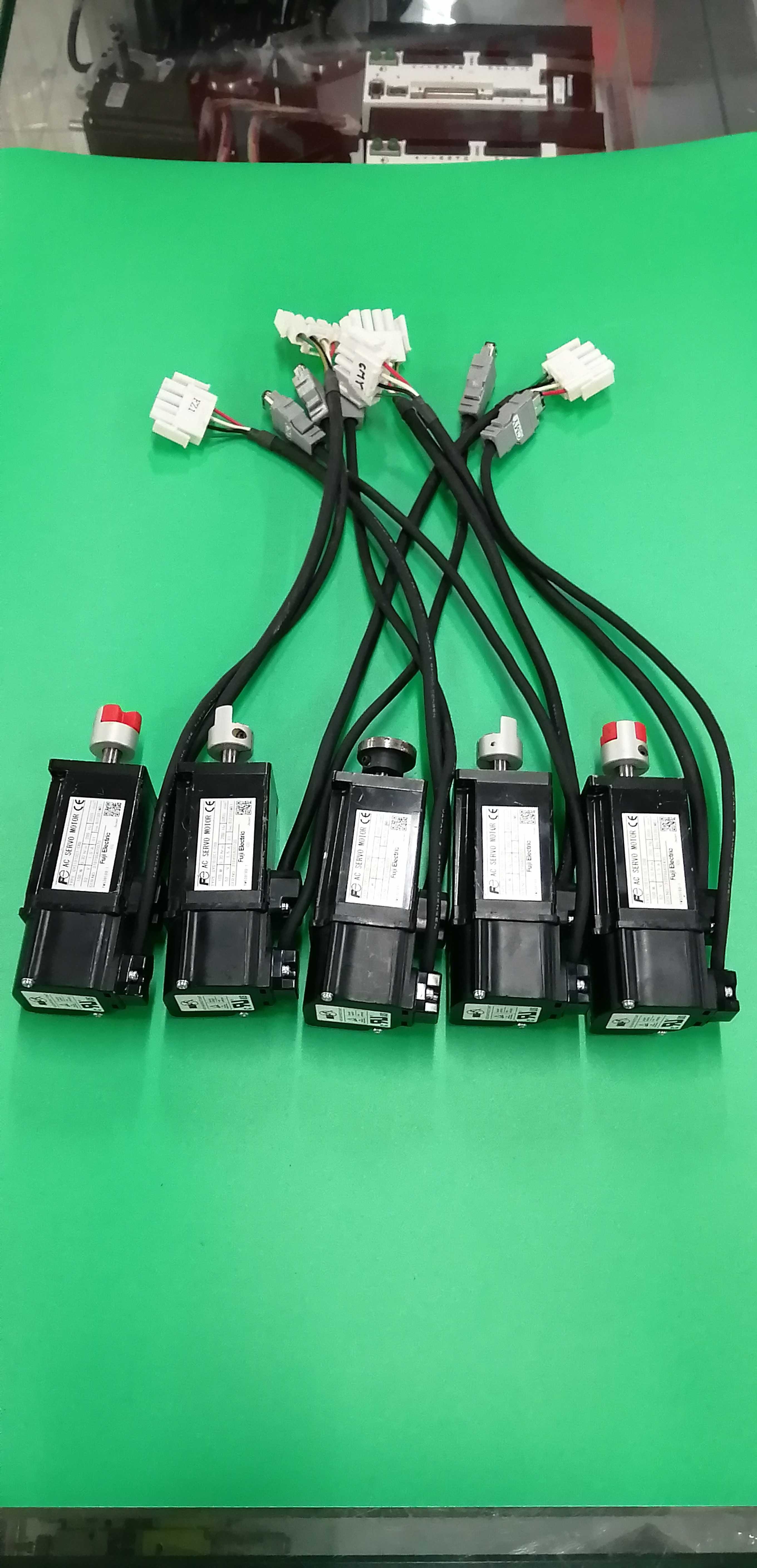 GYS101DC1-C6B Servo motor, used in good condition. 80% New Look, Good Work, Free Shipping