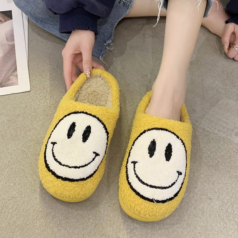 2021 new smiley face slippers women indoor slippers happy face slippers smiley face soft plush comfortable warm fluffy slippers for men