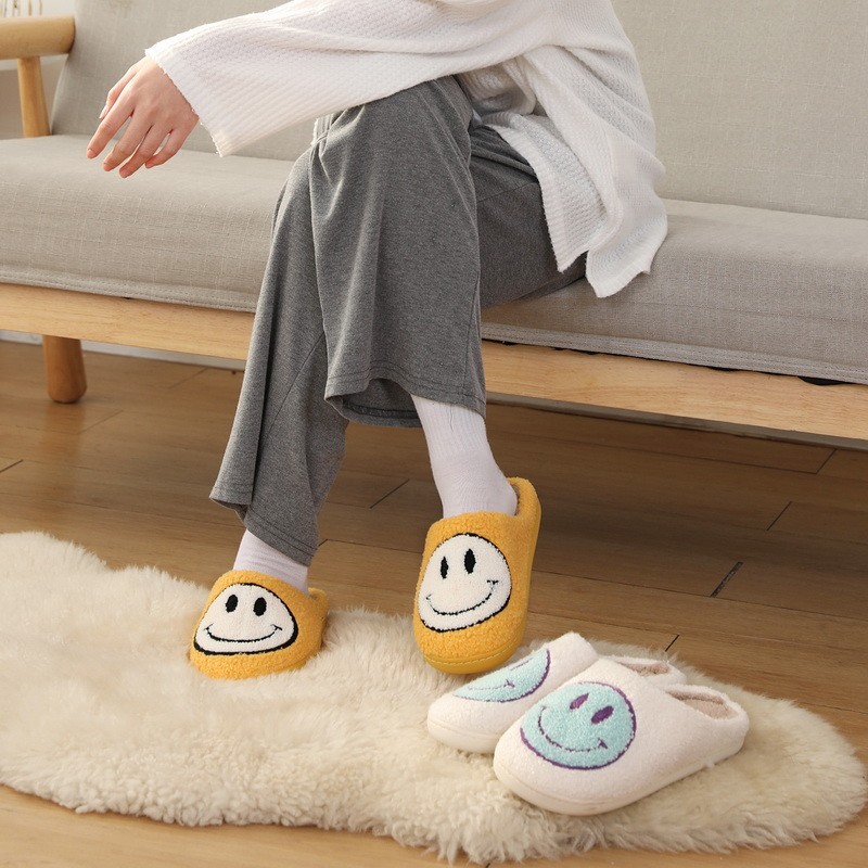 Winter Women Slippers Fluffy Smiley Face Slippers Fur Warm Couple Cotton Shoes Home Indoor Thick-soled Non-slip Floor Shoes 2022