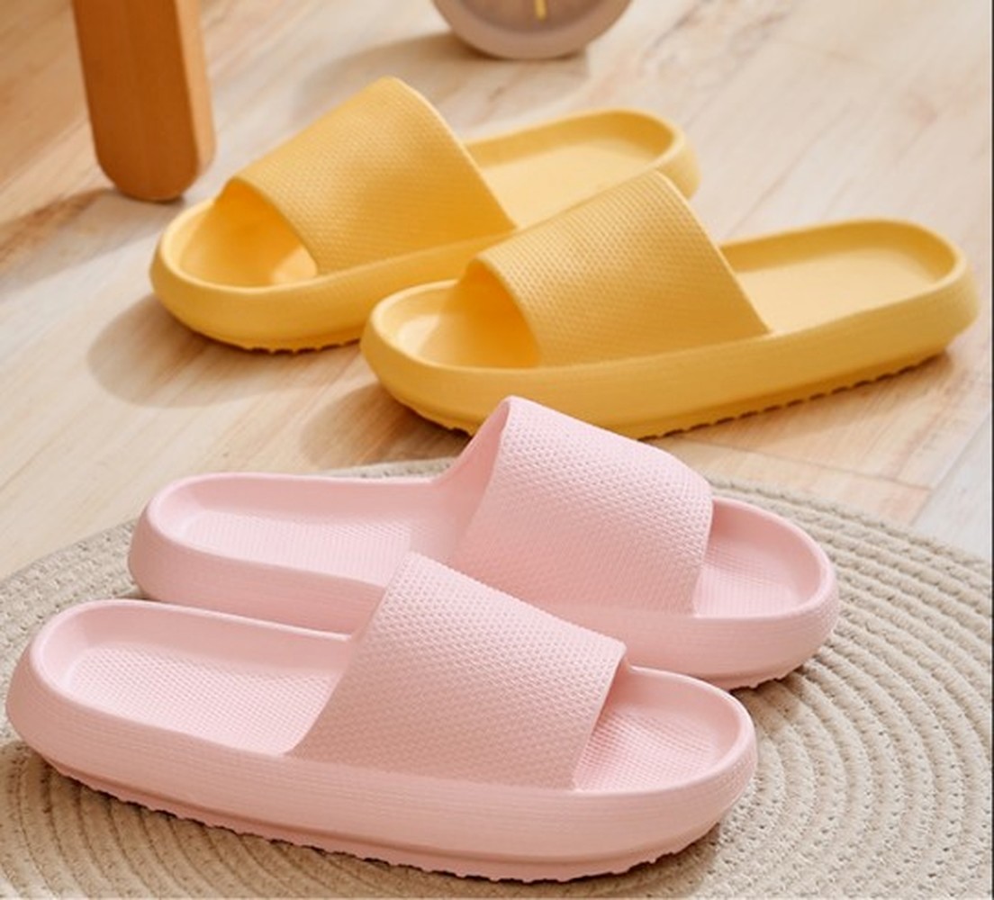 Cloud slippers thick platform slippers non-slip eva soft sandals waterproof indoor home silent damping indoor shoes for women