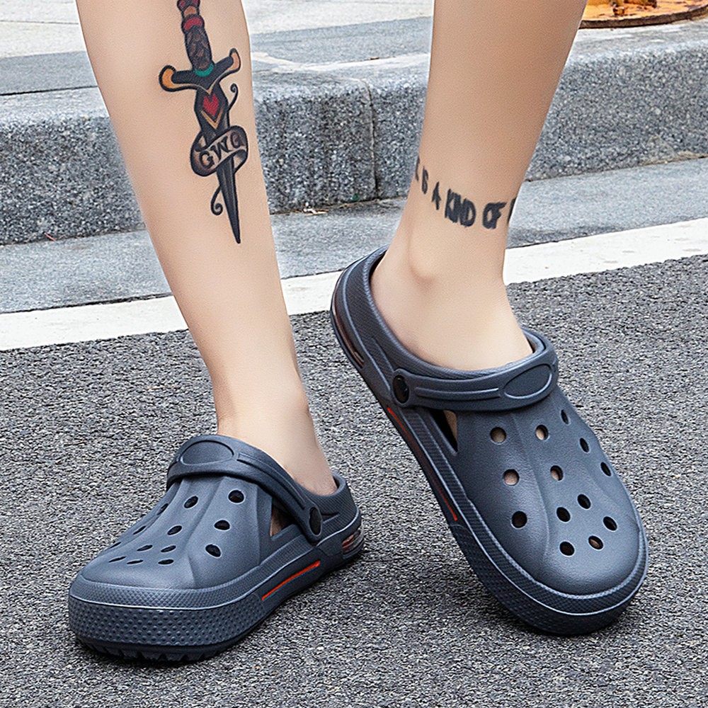 Airavata 2021 New Sandals Hole Shoes Couple Clogs Slippers Summer Men Women Beach Flat Hollow Out Smiling Face Buckle