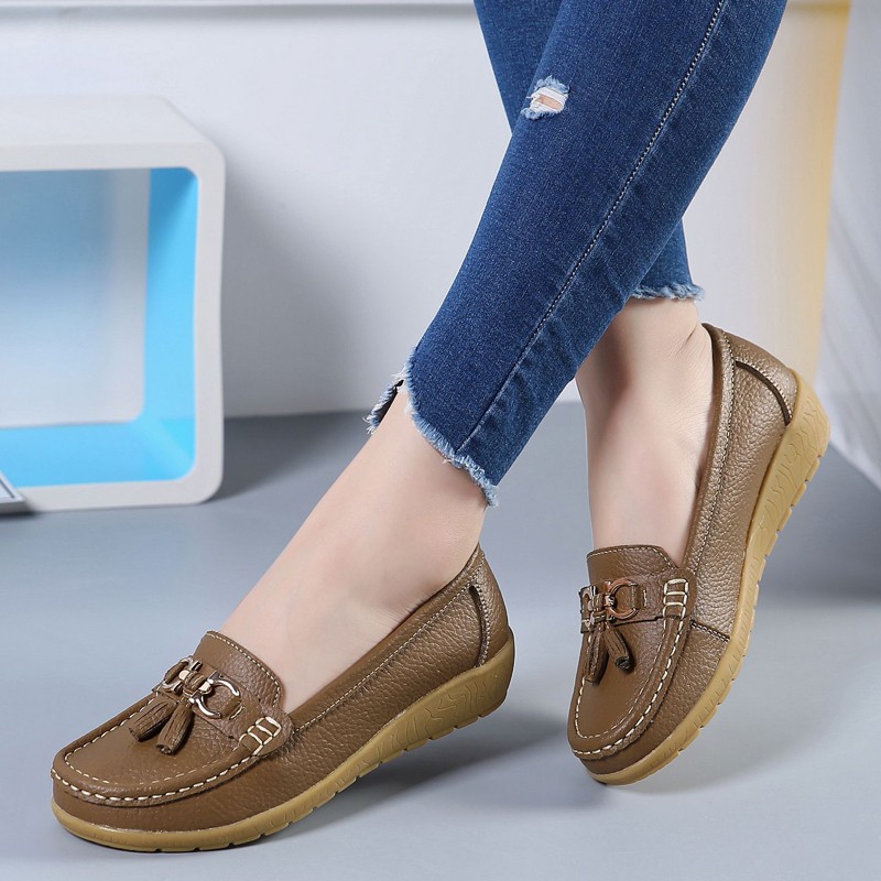 New Genuine Leather Shoes Woman Slip On Women's Flats Moccasins Female Loafers Spring Autumn Soft Mother Shoe Plus Size 34-44