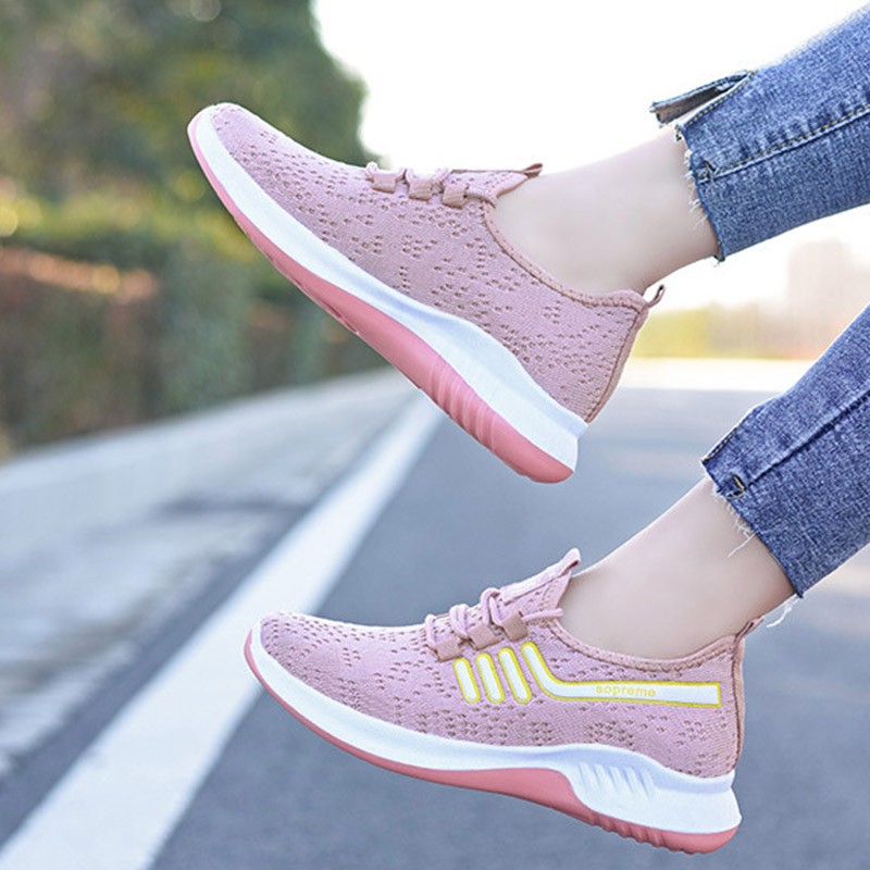 Mesh casual women's sports shoes flying woven lace-up soft sole lightweight breathable running shoes sports shoes