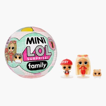 L.O.L. Surprise! OMG Assorted  Mini Family Collection