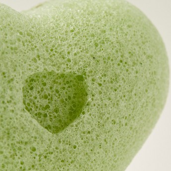 Bebecare Bicentric Heart Green Tea Konjac Bath Sponge