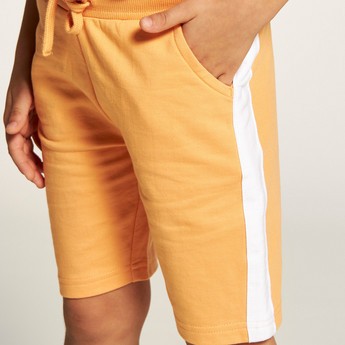 Juniors Solid Mid-Rise Shorts with Drawstring Closure and Pockets