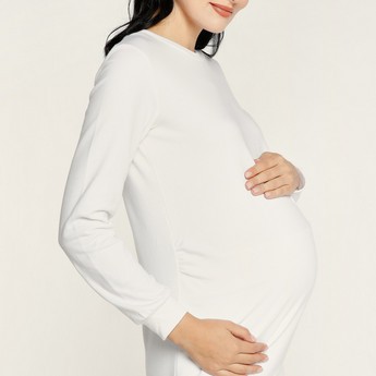Love Mum Solid Maternity Sweatshirt with Round Neck and Long Sleeves